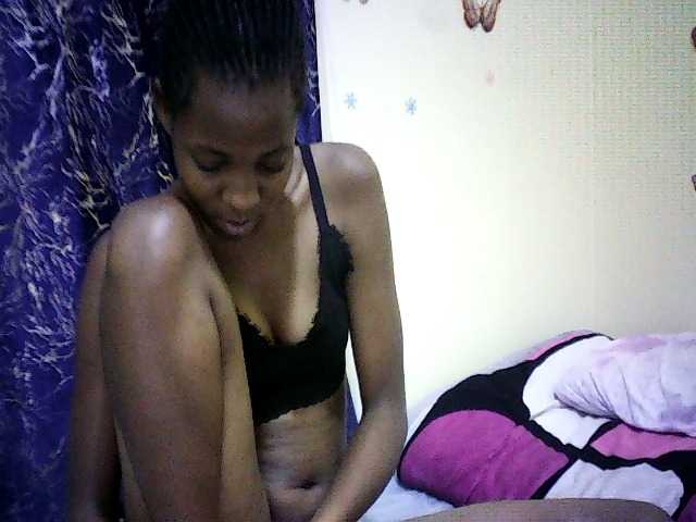 Sweetebonny live cam on BongaCams