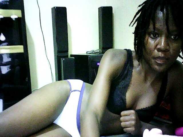 Sweetebonny live cam on BongaCams
