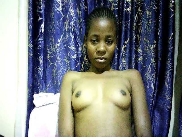 Sweetebonny live cam on BongaCams
