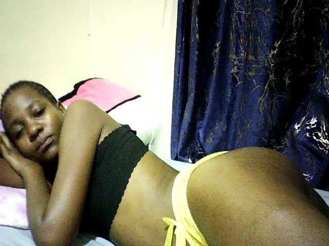 Sweetebonny live cam on BongaCams