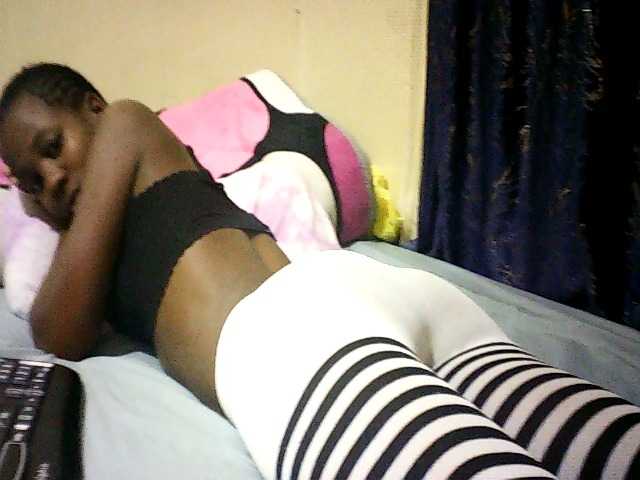 Sweetebonny live cam on BongaCams
