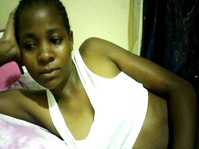 Sweetebonny live cam on BongaCams