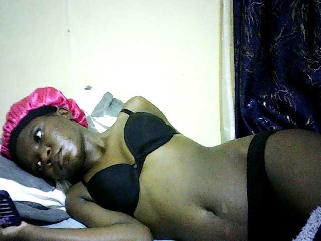 Sweetebonny live cam on BongaCams