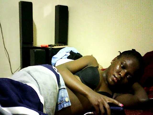 Sweetebonny live cam on BongaCams