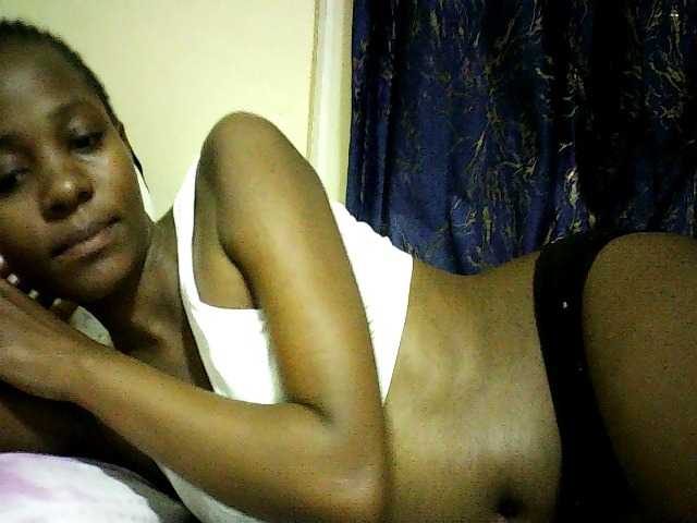 Sweetebonny live cam on BongaCams