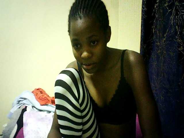 Sweetebonny live cam on BongaCams