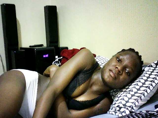 Sweetebonny live cam on BongaCams