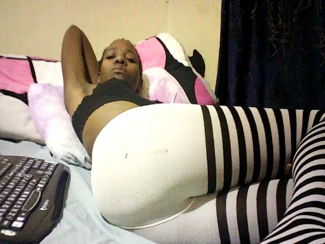 Sweetebonny live cam on BongaCams