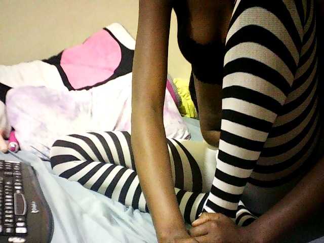 Sweetebonny live cam on BongaCams