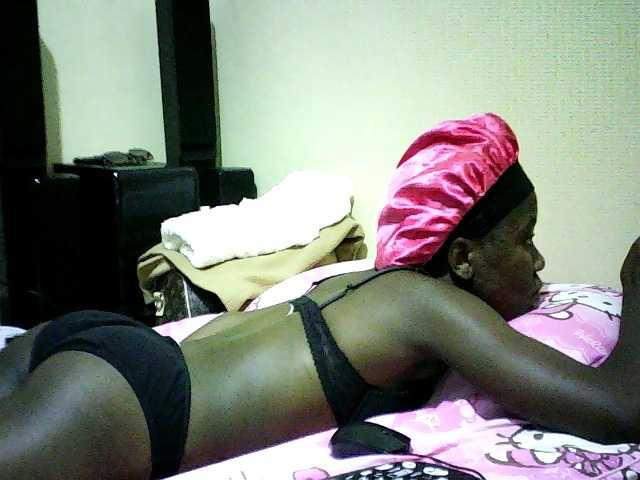 Sweetebonny live cam on BongaCams