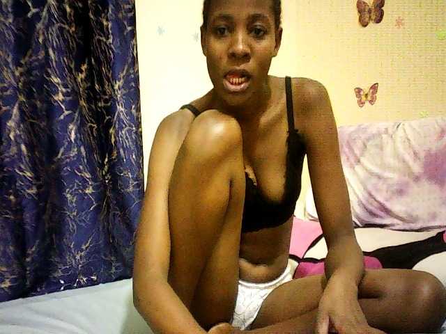 Sweetebonny live cam on BongaCams