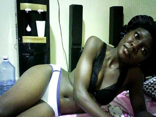 Sweetebonny live cam on BongaCams