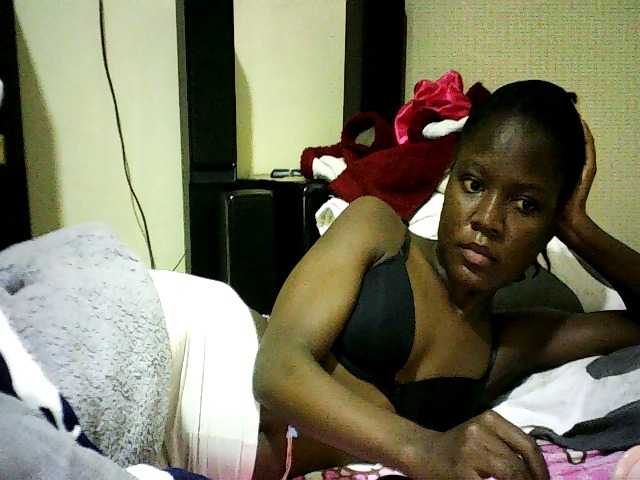 Sweetebonny live cam on BongaCams