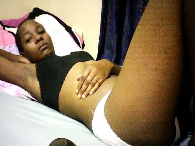 Sweetebonny live cam on BongaCams