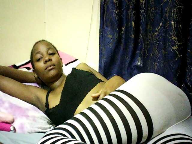 Sweetebonny live cam on BongaCams