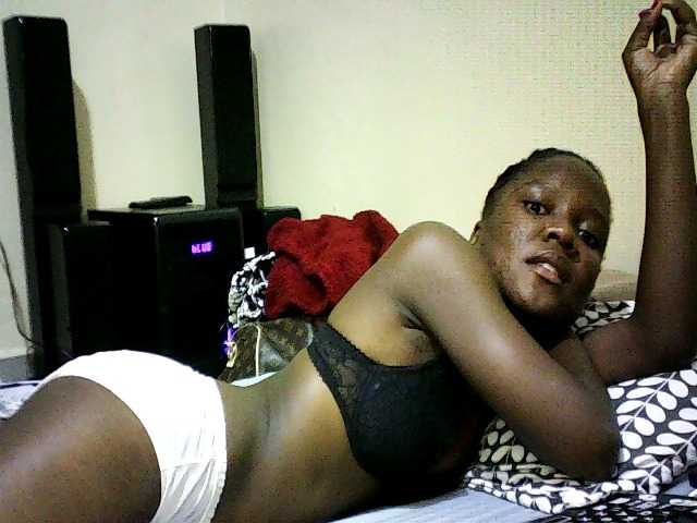 Sweetebonny live cam on BongaCams
