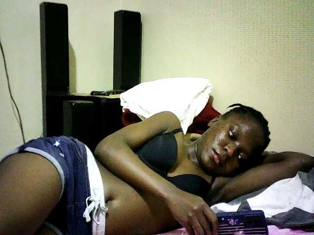 Sweetebonny live cam on BongaCams