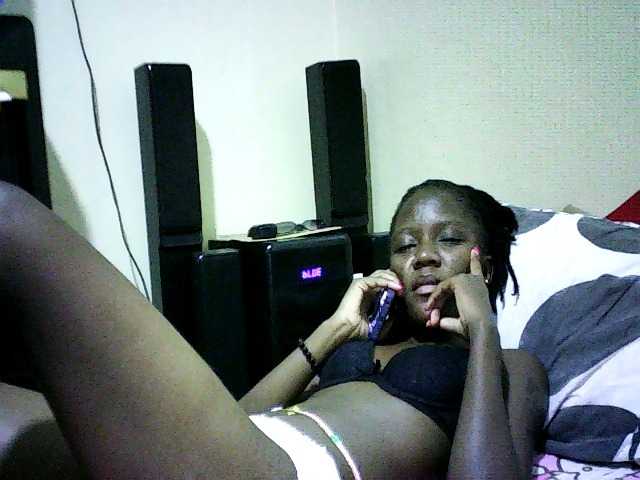Sweetebonny live cam on BongaCams