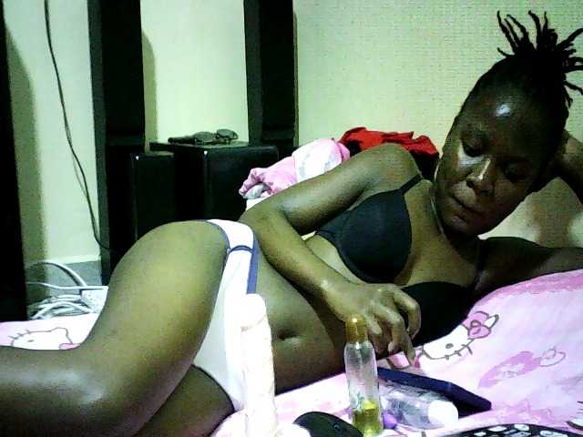 Sweetebonny live cam on BongaCams