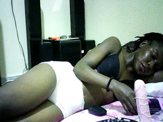 Sweetebonny live cam on BongaCams