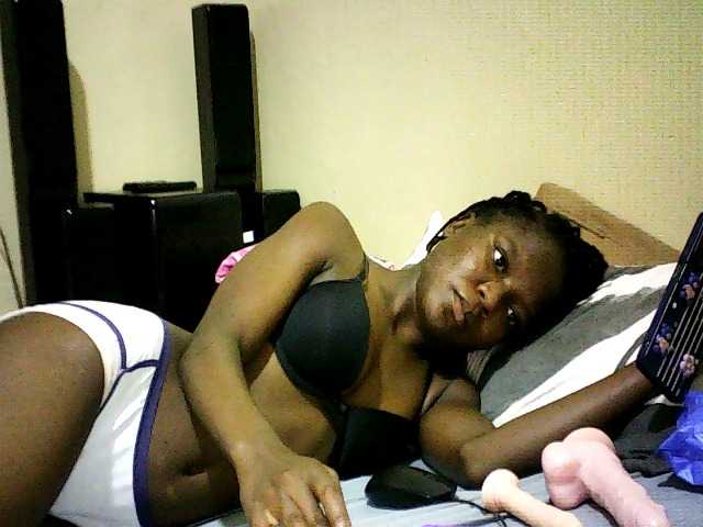 Sweetebonny live cam on BongaCams