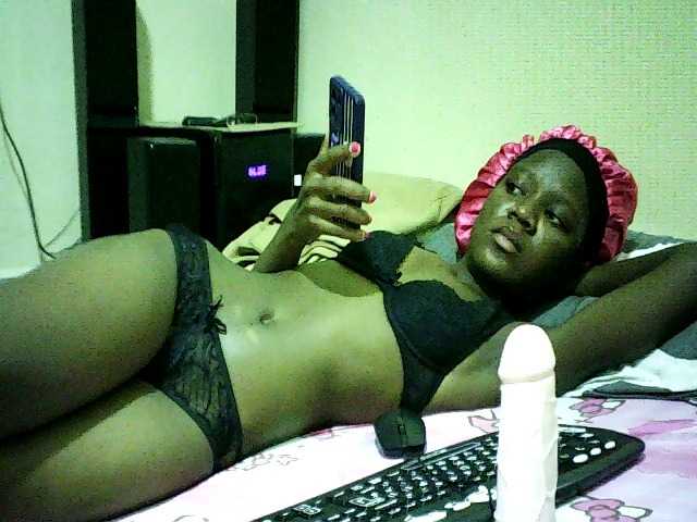 Sweetebonny live cam on BongaCams