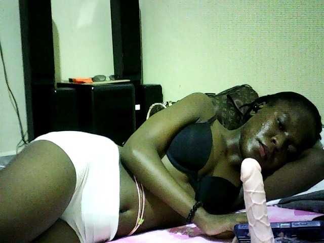 Sweetebonny live cam on BongaCams