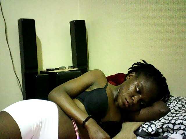 Sweetebonny live cam on BongaCams