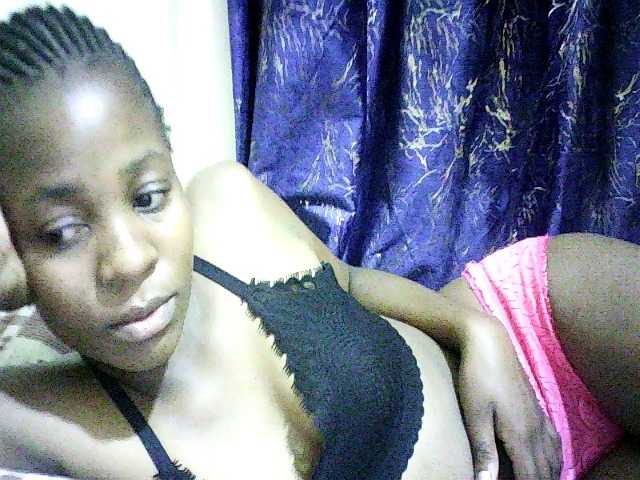 Sweetebonny live cam on BongaCams