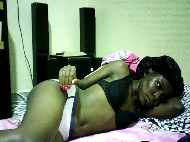 Sweetebonny live cam on BongaCams
