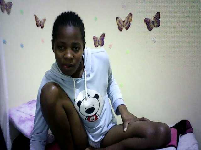 Sweetebonny live cam on BongaCams