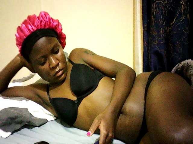 Sweetebonny live cam on BongaCams