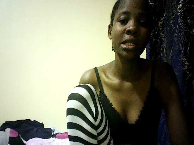 Sweetebonny live cam on BongaCams