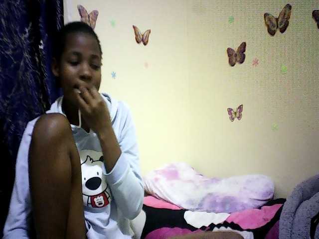 Sweetebonny live cam on BongaCams