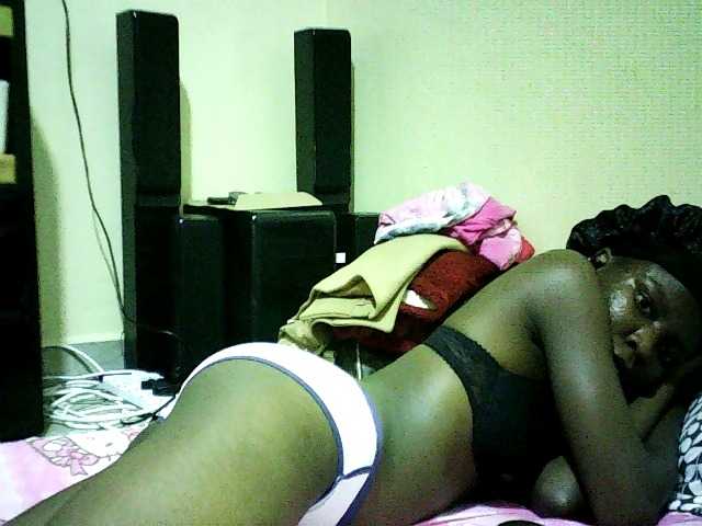 Sweetebonny live cam on BongaCams