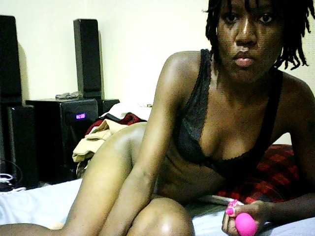 Sweetebonny live cam on BongaCams