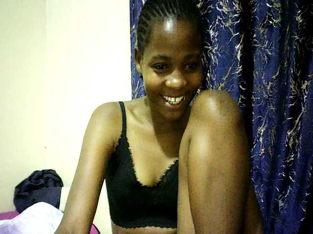 Sweetebonny live cam on BongaCams