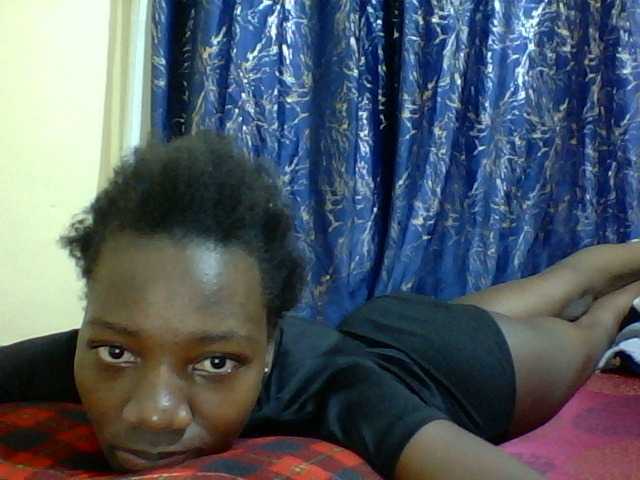 Sweetebonny live cam on BongaCams
