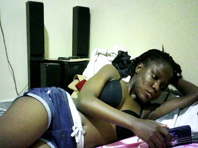 Sweetebonny live cam on BongaCams