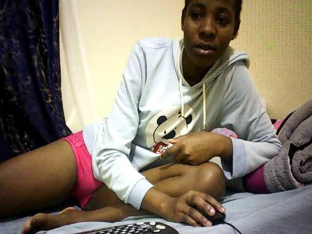 Sweetebonny live cam on BongaCams