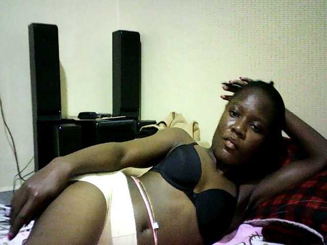 Sweetebonny live cam on BongaCams