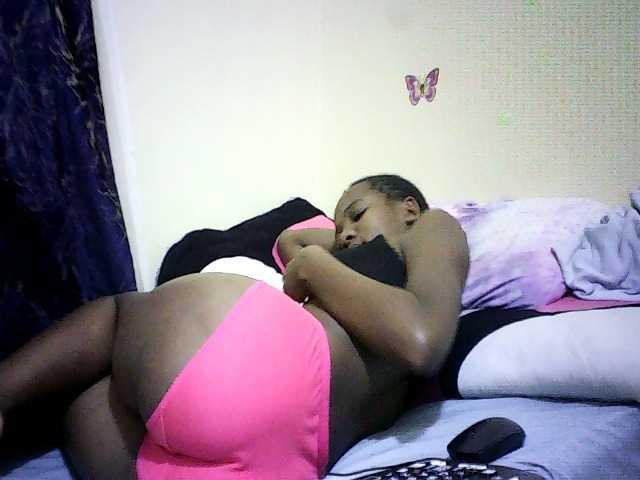 Sweetebonny live cam on BongaCams