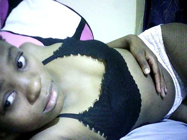 Sweetebonny live cam on BongaCams