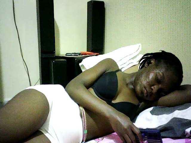 Sweetebonny live cam on BongaCams