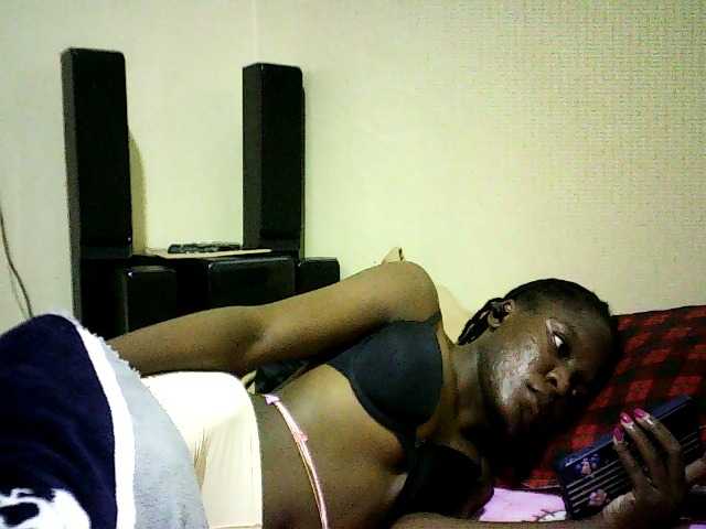 Sweetebonny live cam on BongaCams