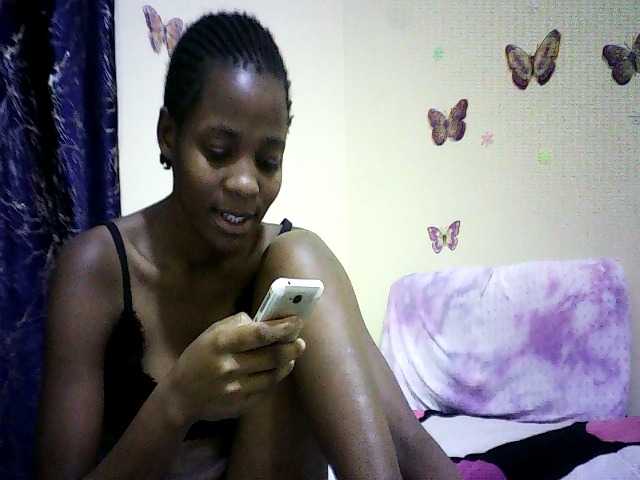 Sweetebonny live cam on BongaCams