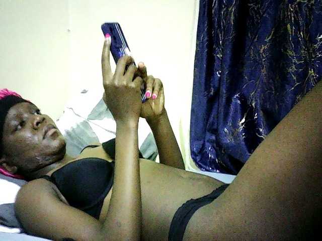 Sweetebonny live cam on BongaCams
