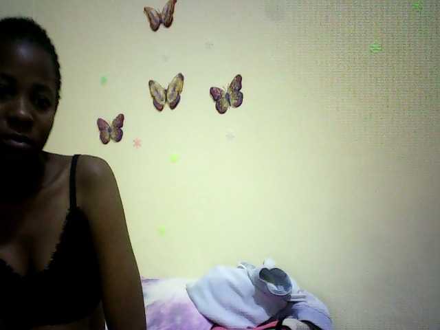 Sweetebonny live cam on BongaCams