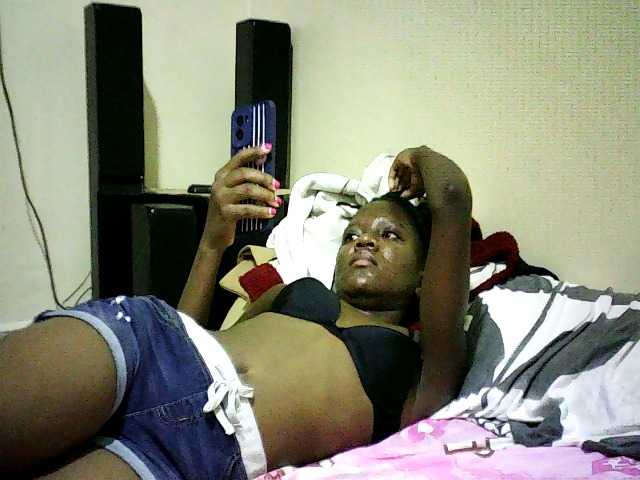 Sweetebonny live cam on BongaCams