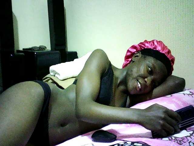 Sweetebonny live cam on BongaCams